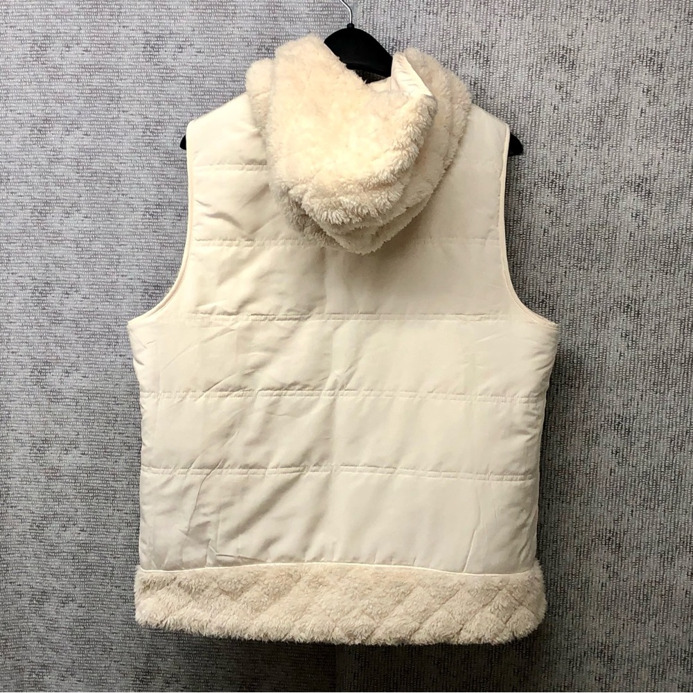 Soft Reversible Vest - Picture 14 of 16